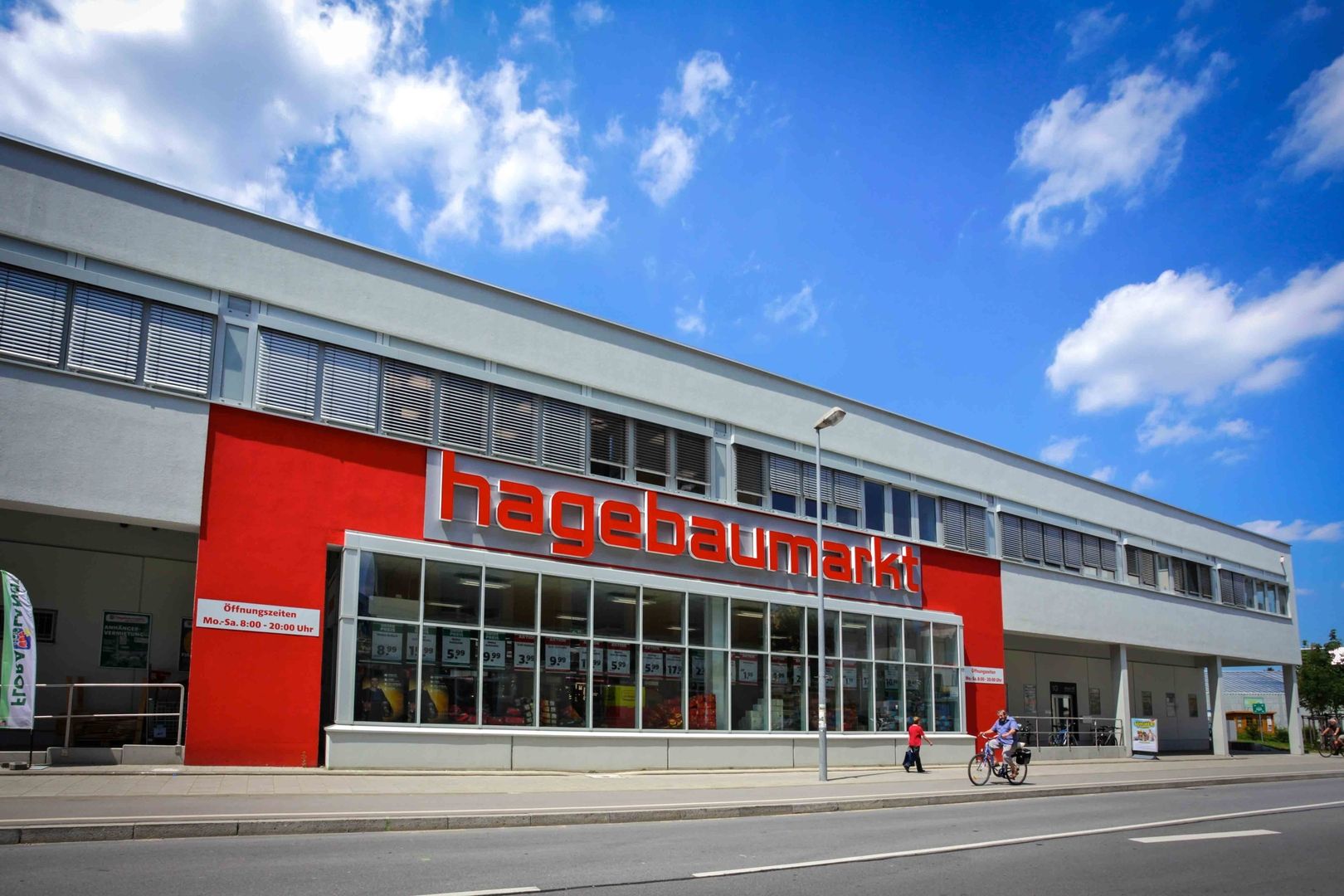 Baumarkt mit Gartencenter und Tiefgarage