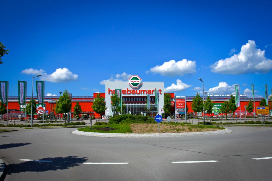 Baumarkt mit Gartencenter